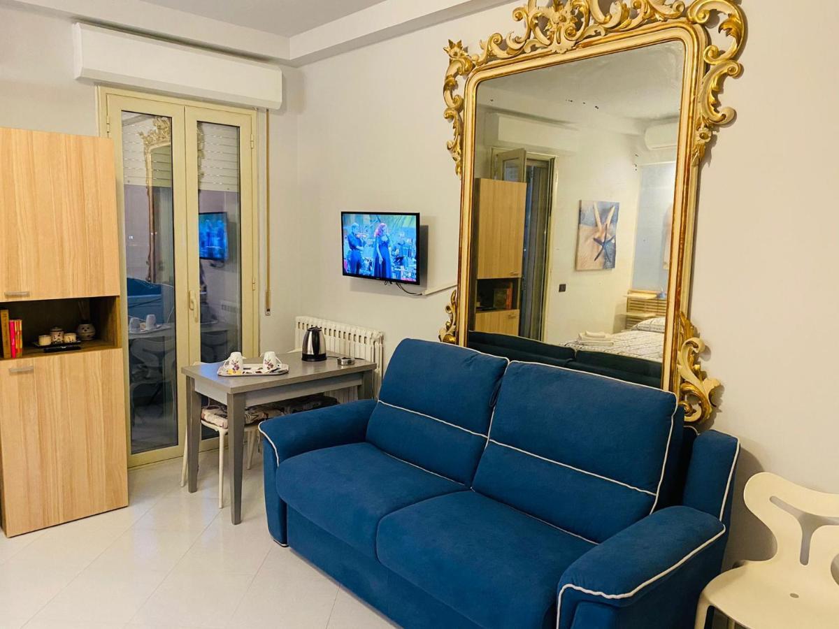 B E B Le Terrazze Sul Mare Bed & Breakfast กาตันซาโร ภายนอก รูปภาพ