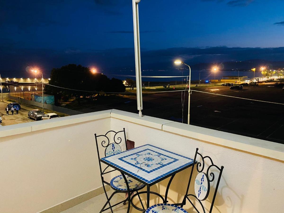 B E B Le Terrazze Sul Mare Bed & Breakfast กาตันซาโร ภายนอก รูปภาพ