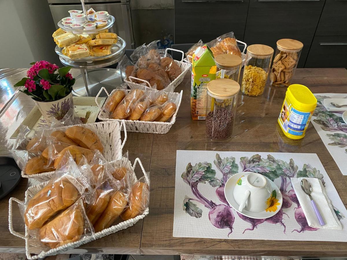 B E B Le Terrazze Sul Mare Bed & Breakfast กาตันซาโร ภายนอก รูปภาพ