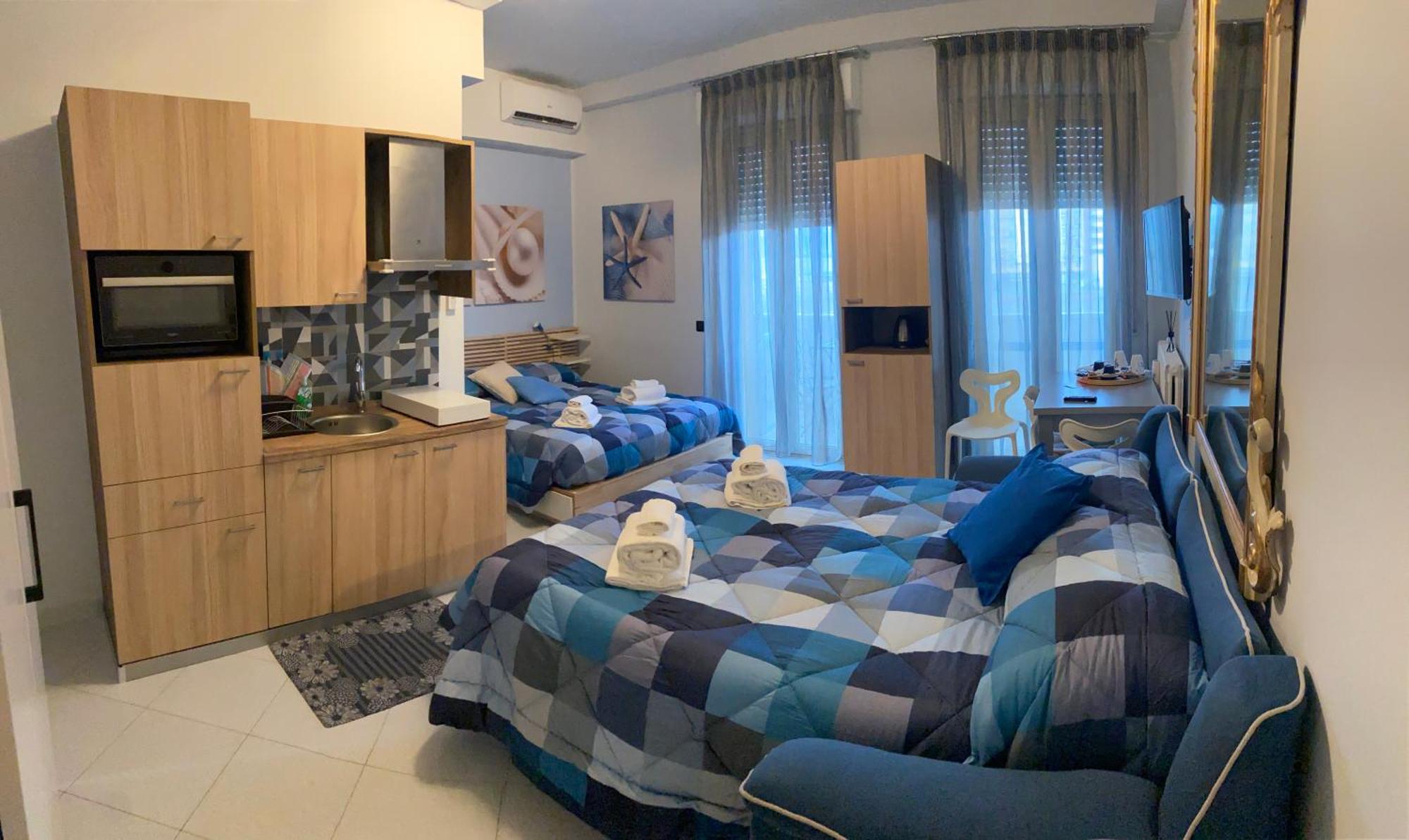 B E B Le Terrazze Sul Mare Bed & Breakfast กาตันซาโร ภายนอก รูปภาพ